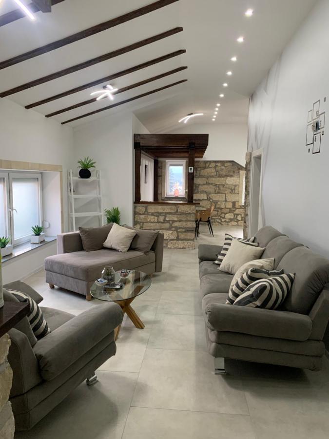 Kartal Centar Apartment Bihać Esterno foto